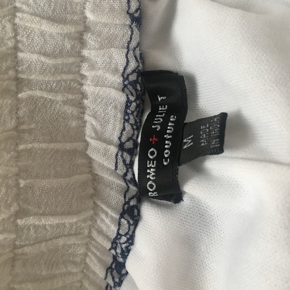 Super cute white&blue shorts - Picture 3 of 3